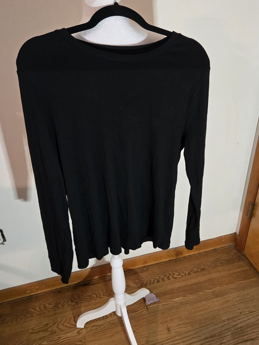 Black Long-Sleeve Women’s Thermal Top